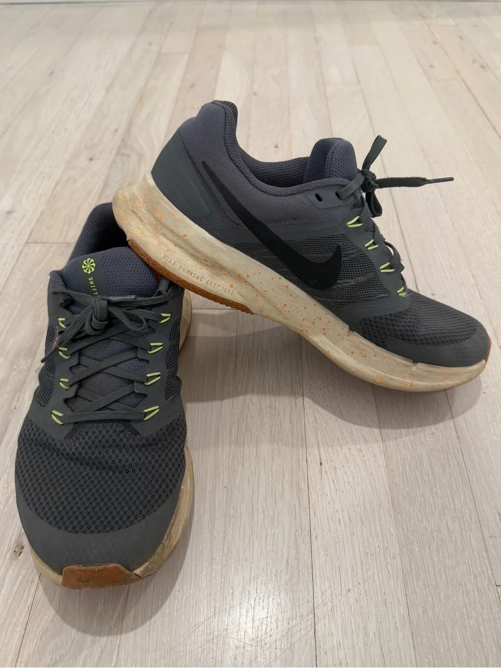 Nike Run Swift 3 Men’s Running Shoes Gray Orange Size 10